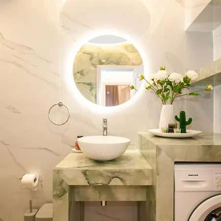 Mika's No1 Apartment